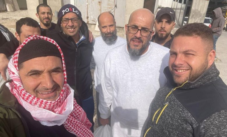 ثمانية فلسطينيين رُحِّلوا من الولايات المتحدة إلى الضفة الغربية على متن طائرة خاصة