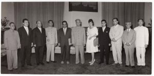 في الصين.. المنجي الكعلي، حسان بلخوجة، زو انلاي(الوزير الأول الصيني)، محمد المصمودي و زوجته، أحمد المستيري